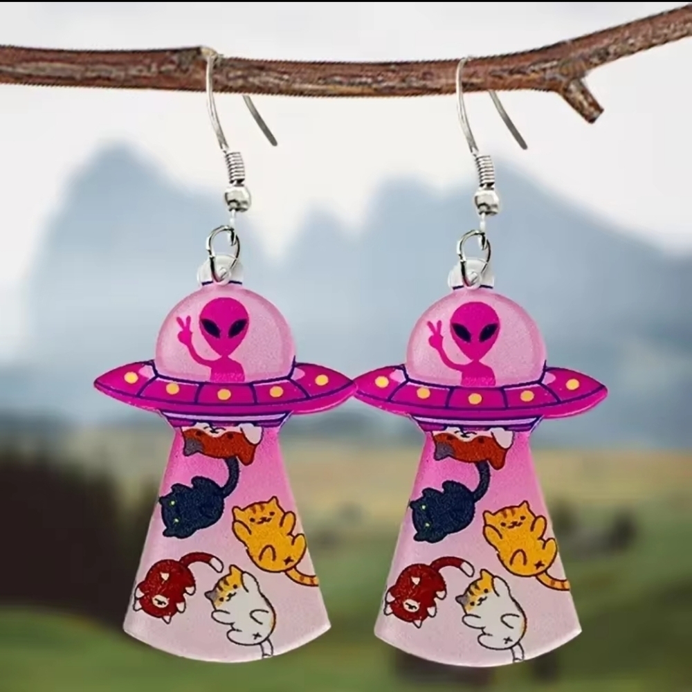 Alien UFO Cat Earrings - Pink